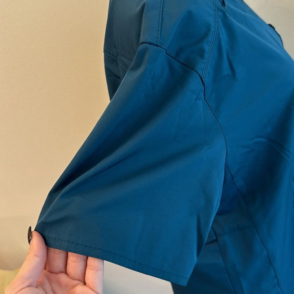 Carhartt FORCE ESSENTIALS V-NECK SHIRTTAIL SCRUB TOP - Picture 7 of 9